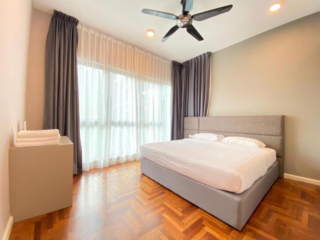 Vista Residences Free Wifi & 1 Parking Apartment *